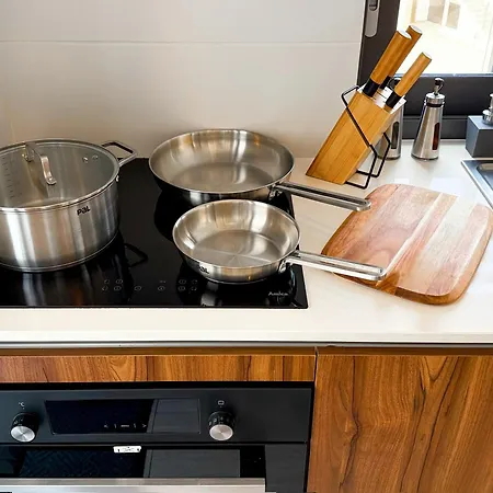 Daire Sunset Balcony And Espresso Station