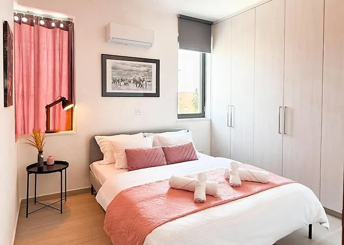 Daire Sunset Balcony And Espresso Station