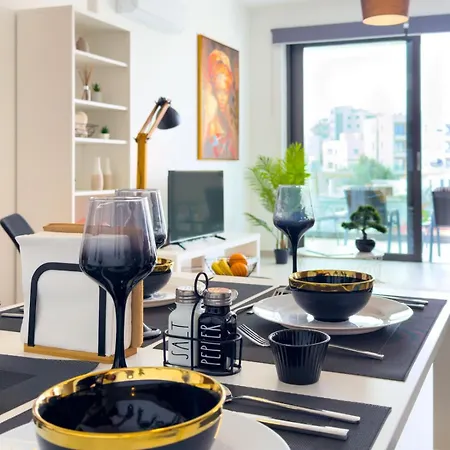Sunset Balcony And Espresso Station Apartament